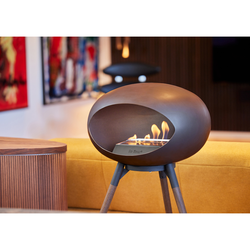 Le Feu Mocca Dome Bioethanol Fireplace ground high black bowl, smoked legs and silver burner indoor lifestyle