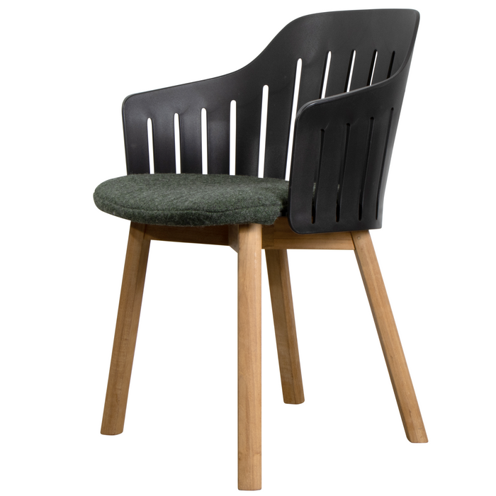 Choice Chair by Cane-line Black chair with teak legs and Dark green, Cane-line Link cushion