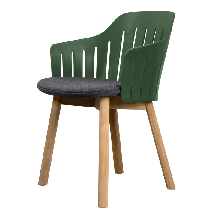 Choice Chair by Cane-line Dark green chair with teak legs and Dark grey, Cane-line Focus cushion