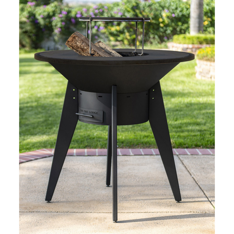 lifestyle image of videl usa the mojave-wood burning grill in black in garden